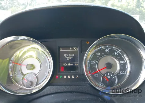 2015 Chrysler Town & Country Touring-L z USA, uszkodzony, nr VIN 2C4RC1CG3FR506868